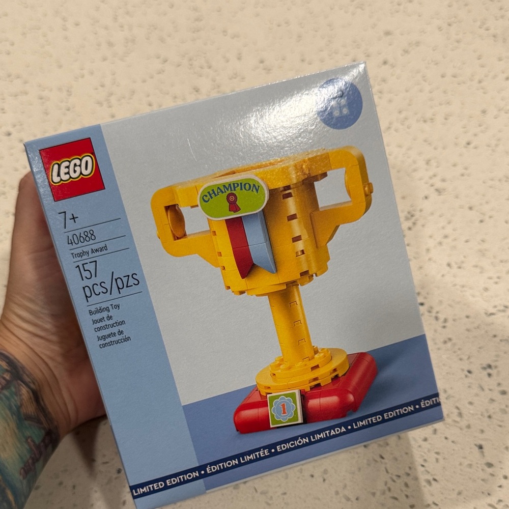 NEW IN BOX LEGO Trophy Award set